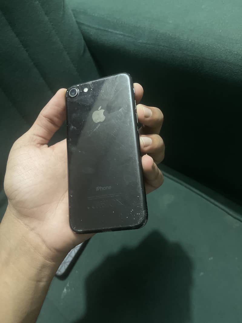 Apple iPhone 7 2