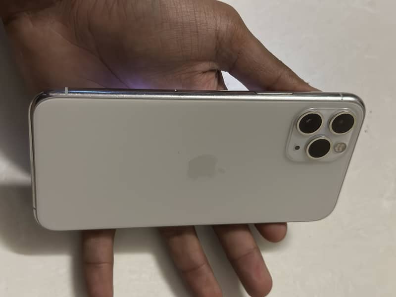 Apple iPhone 11 Pro 2