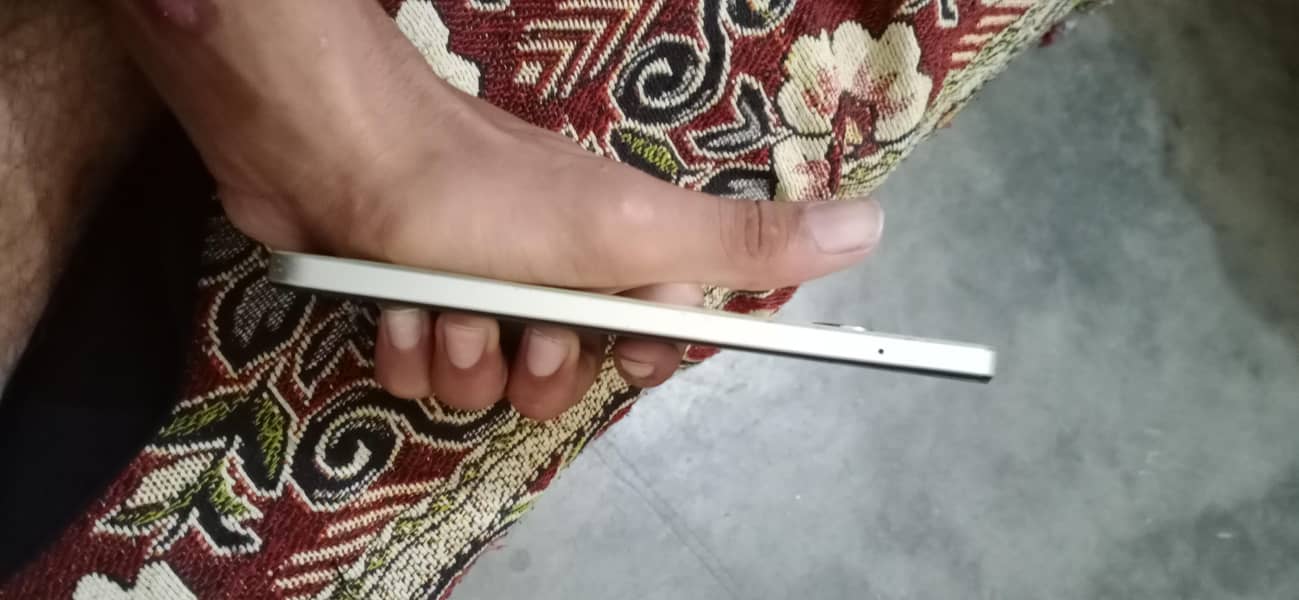 Realme C53 4