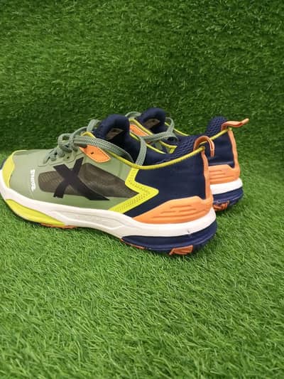 badminton shoes size 43