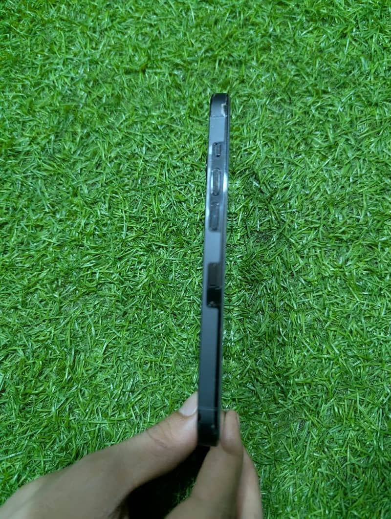 Apple iPhone 14 Pro 2