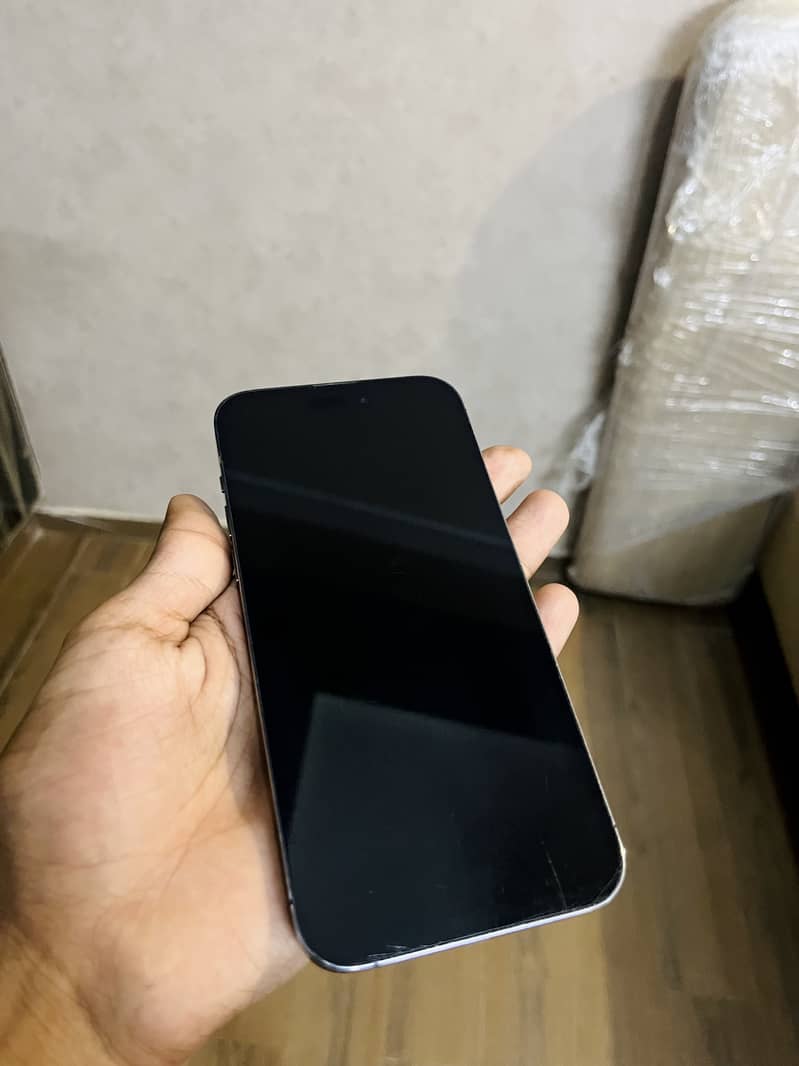 Apple iPhone 14 Pro Max 4