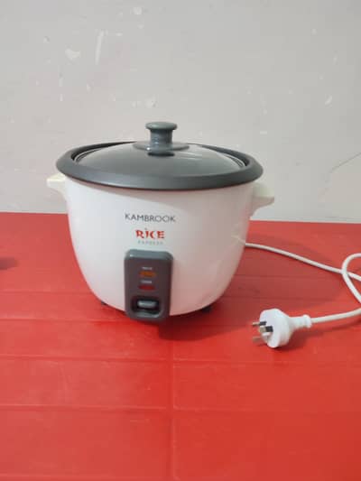 Kambrook Australia 1.0 Litre / 5 Cups Electric Rice Cooker
