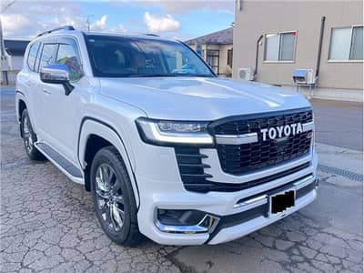 5A Toyota Landcruiser ZX 2022 full house  brand new condition