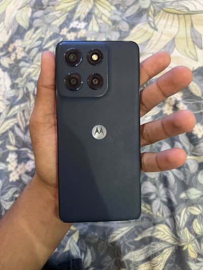 Motorola Moto G 2025 10/10 condition with box