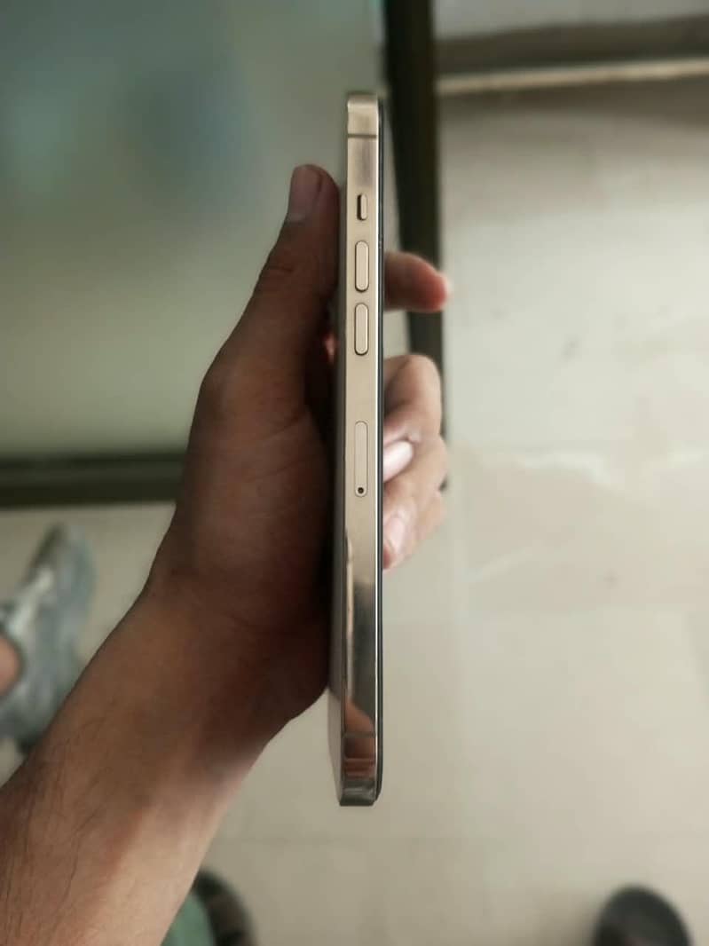 Apple iPhone 12 Pro Max 3