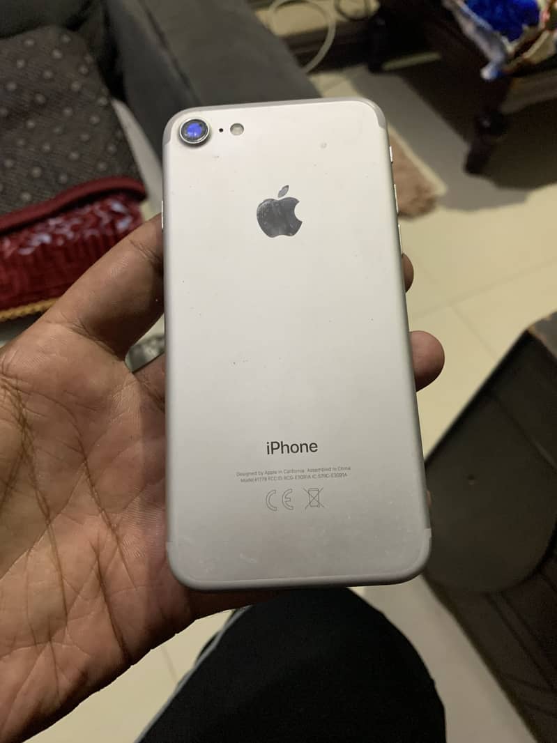 Apple iPhone 7 0