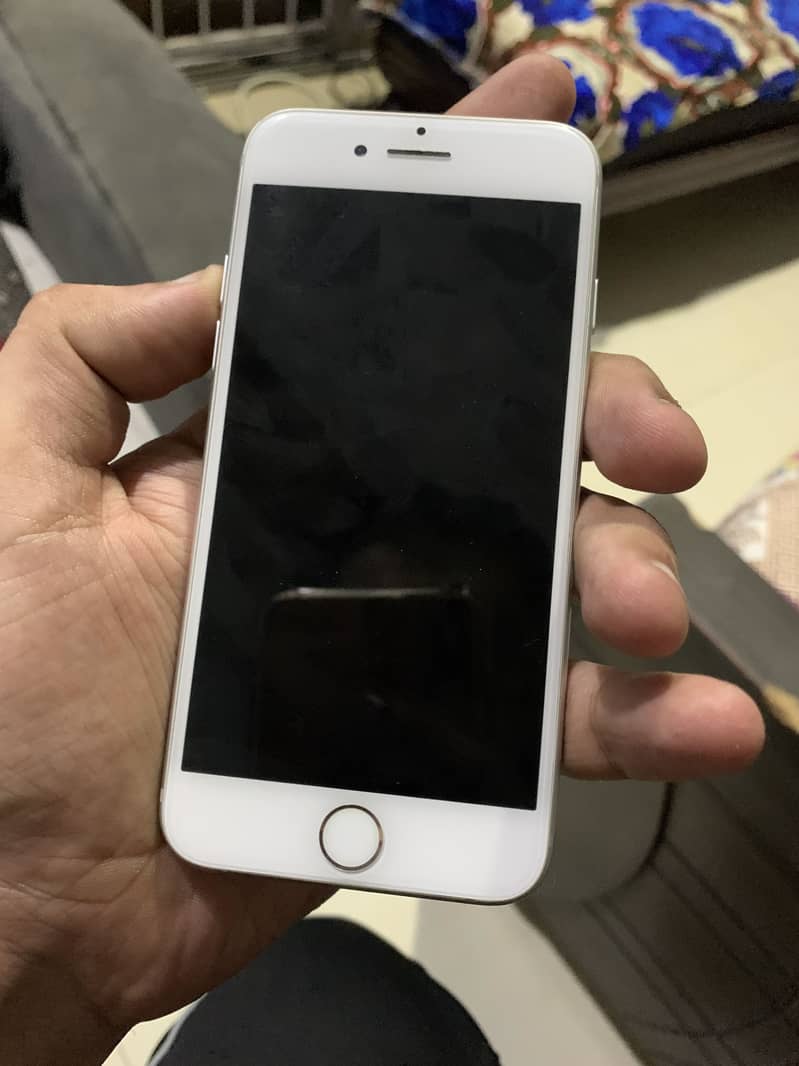 Apple iPhone 7 1