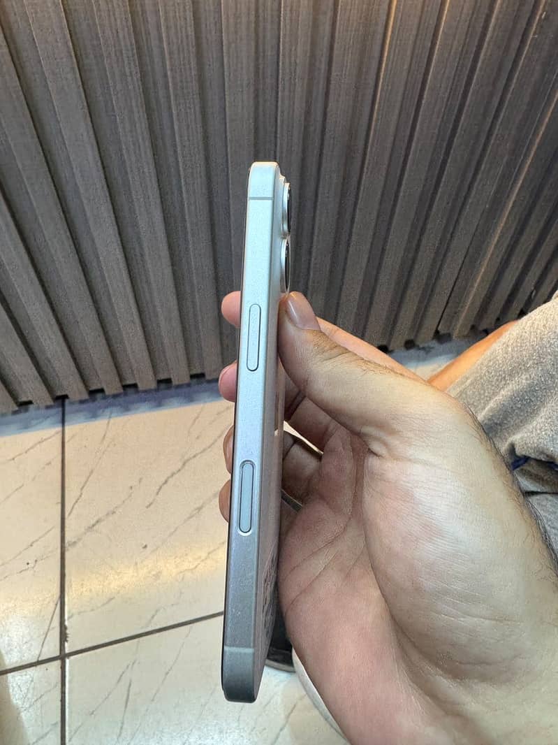 Apple iPhone 17 2
