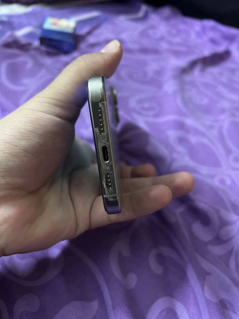 Apple iPhone 15 Pro Max 0