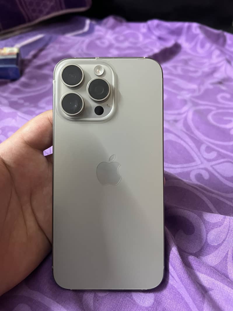 Apple iPhone 15 Pro Max 2