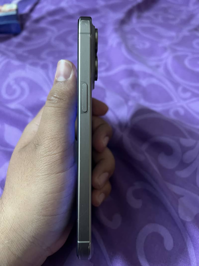 Apple iPhone 15 Pro Max 5
