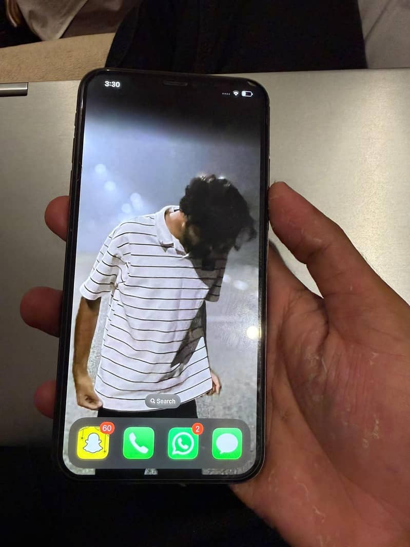 Apple iPhone Xs max 1