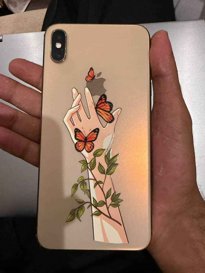 Apple iPhone Xs max 4