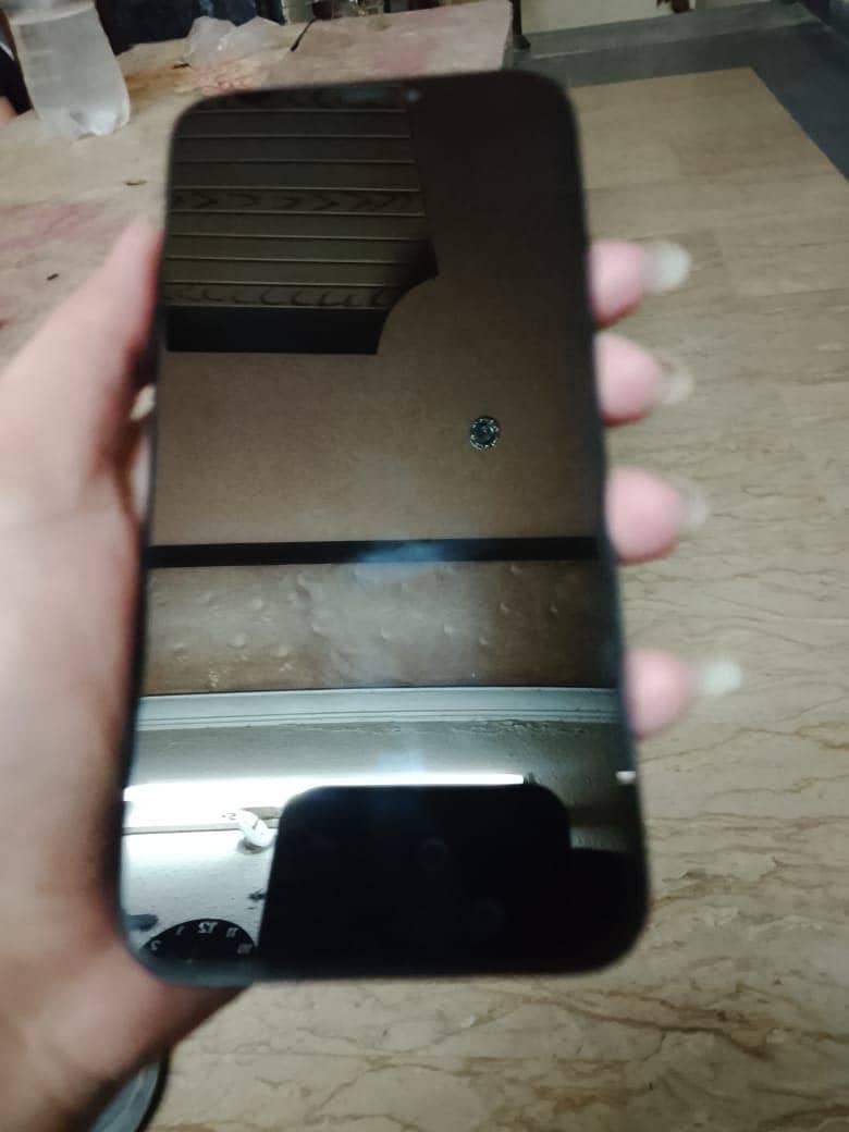 Apple iPhone X 4
