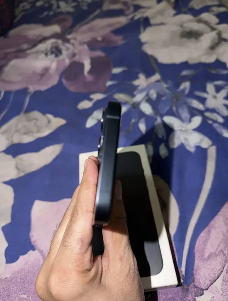 Apple iPhone 13 3