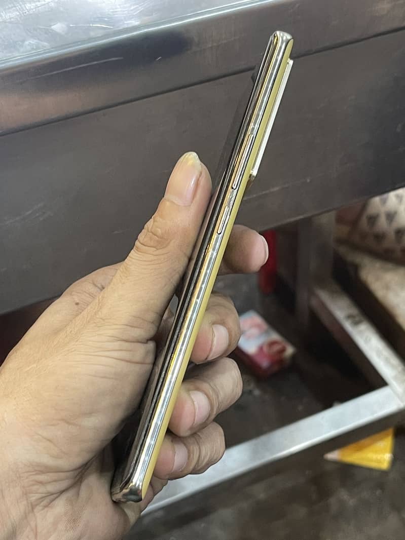 Infinix Note 40 Pro 3