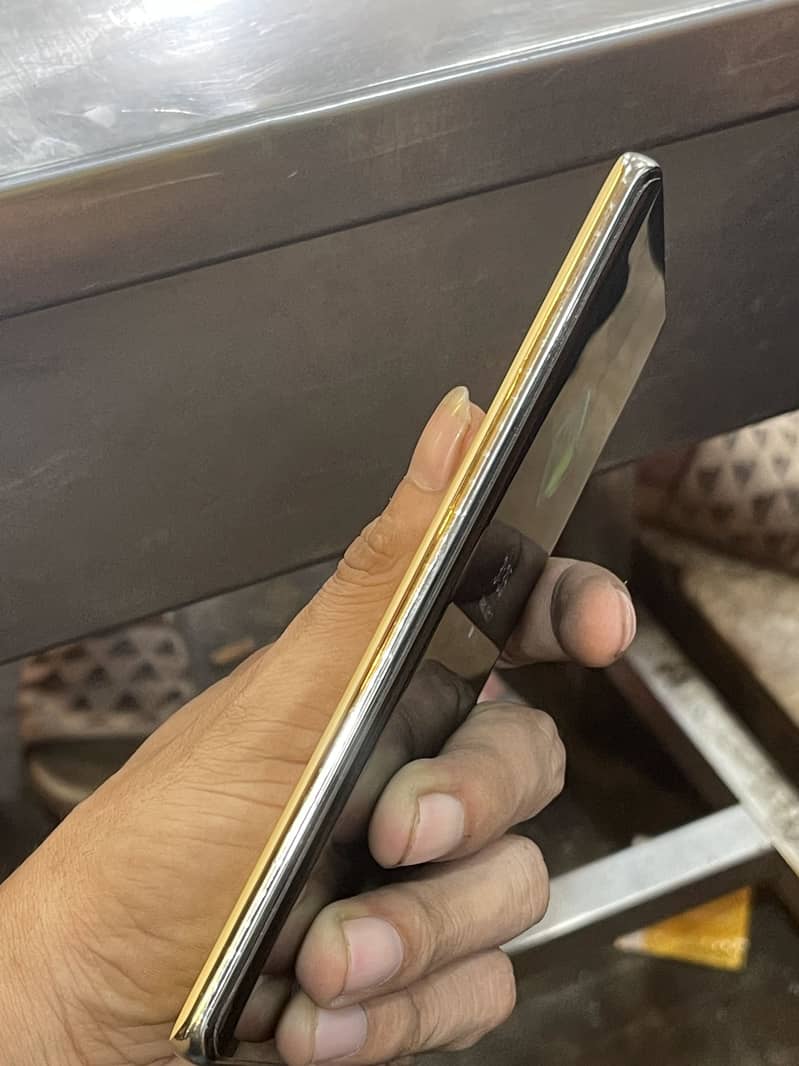 Infinix Note 40 Pro 4