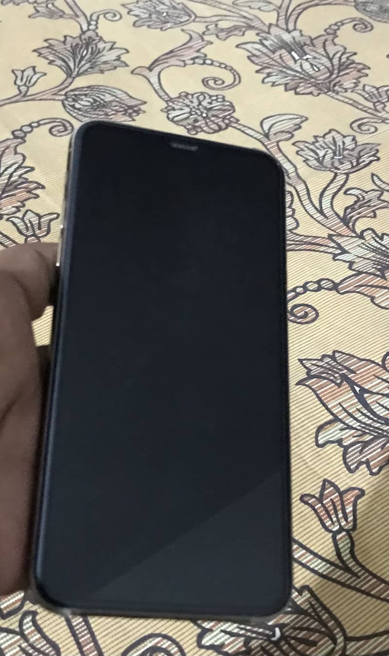 Apple iPhone 11 Pro Max 3