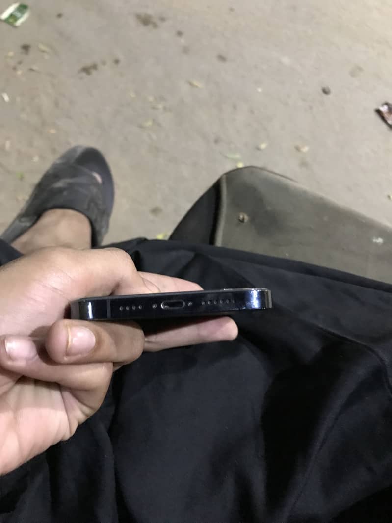 Apple iPhone 12 Pro Max 4