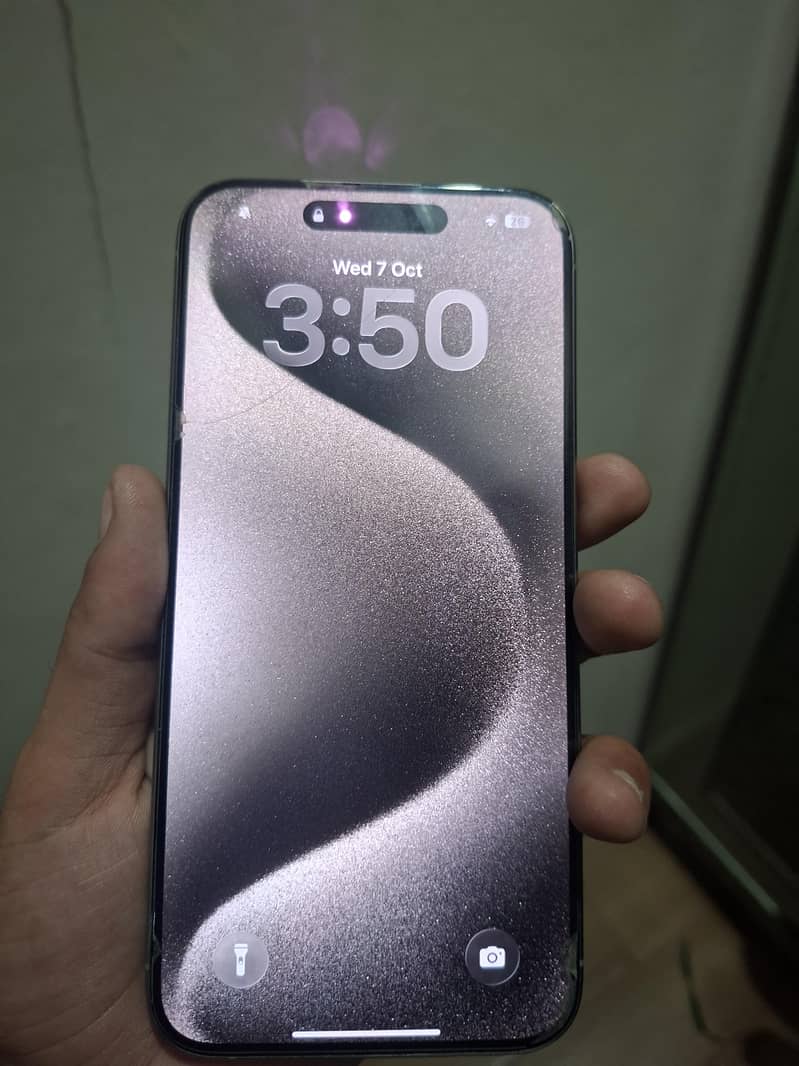 Apple iPhone 15 Pro Max 2