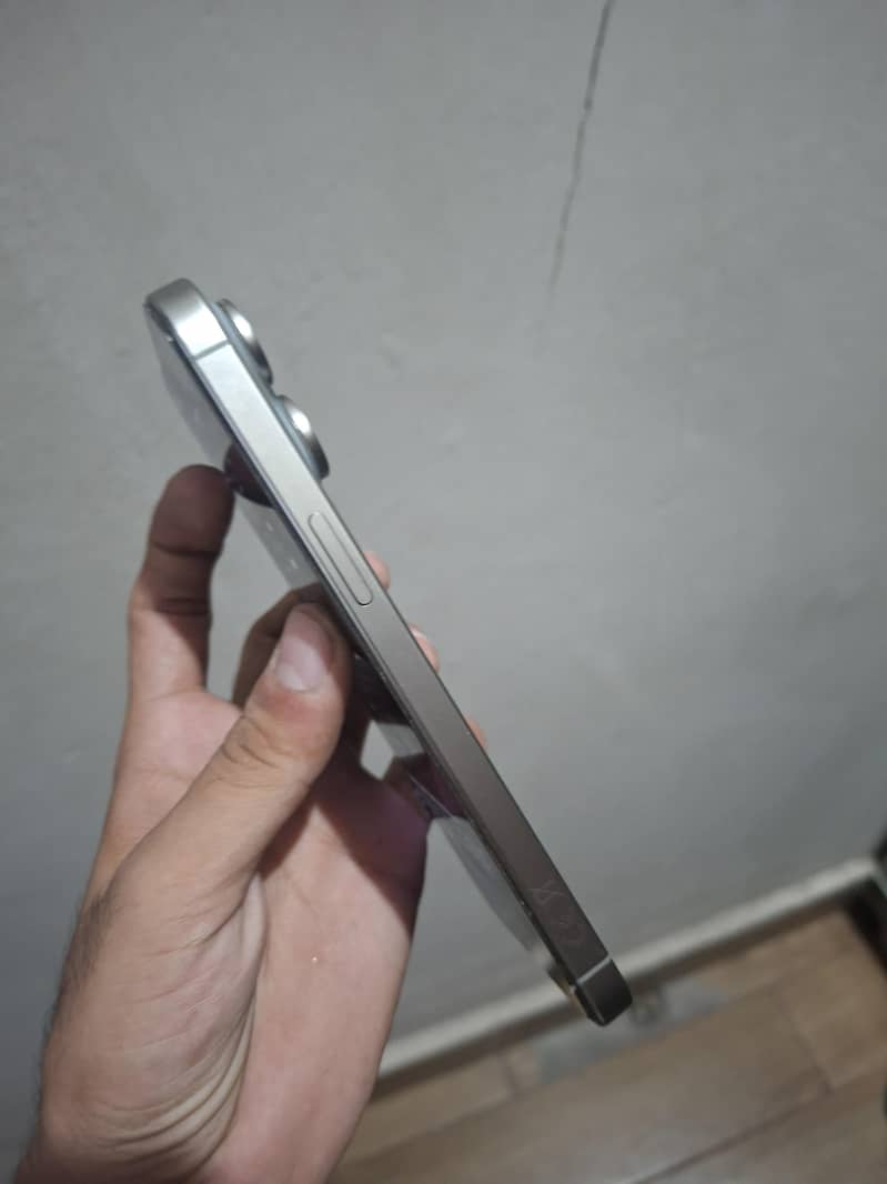 Apple iPhone 15 Pro Max 7