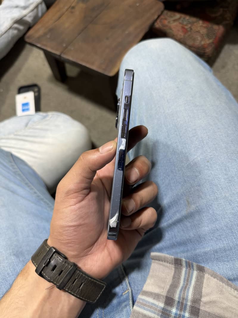 Apple iPhone 13 Pro 2
