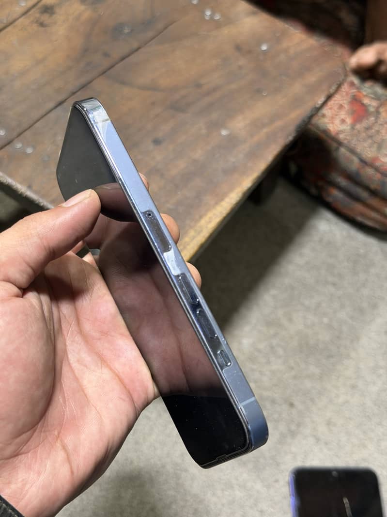 Apple iPhone 13 Pro 4