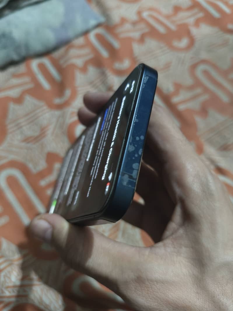 Apple iPhone 13 6