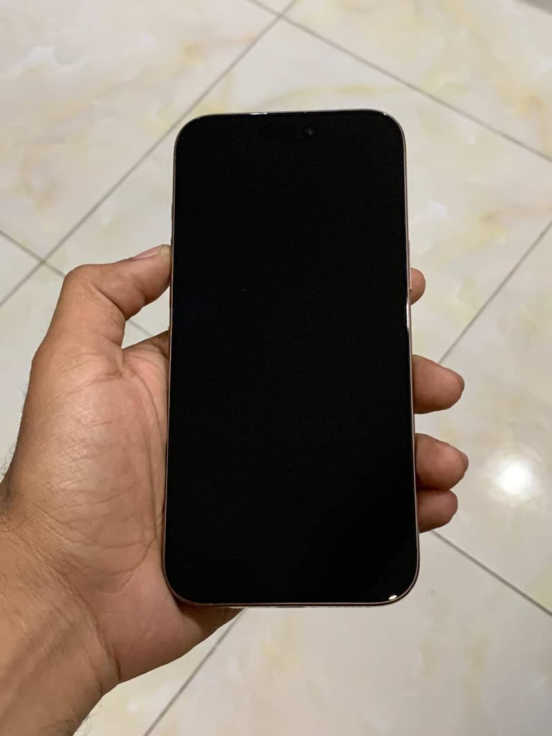 Apple iPhone 16 Pro Max 7