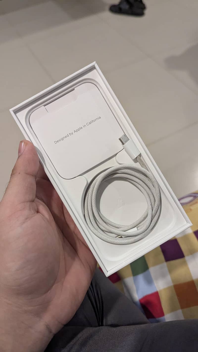 Apple iPhone 15 jv 1