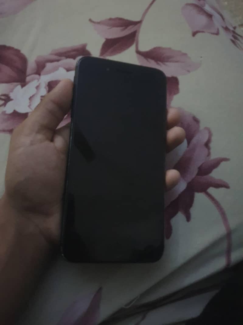 Apple iPhone 7 Plus 0
