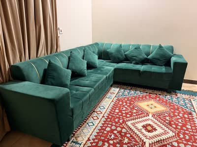 Beautiful velvet green sofa set