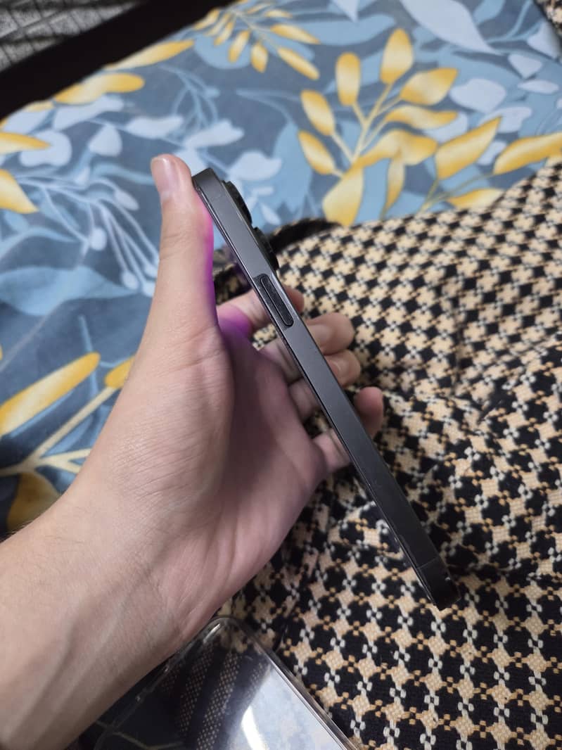 Apple iPhone 14 Pro Max 1