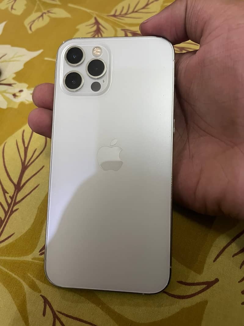 Apple iPhone 12 Pro 3