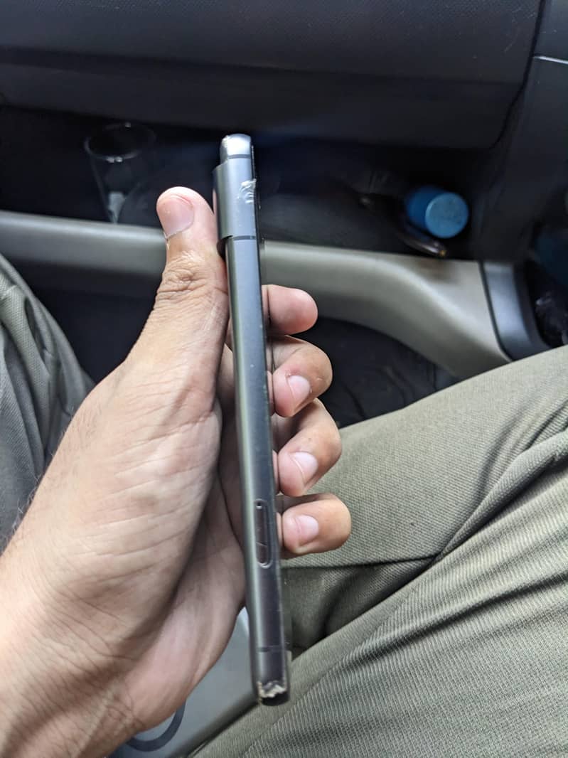Google Pixel 8 4