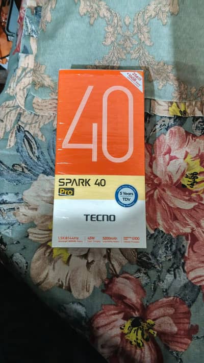 Tecno spark 40 pro condition 10 by 9 all ok charger with box