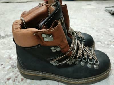 MAXI SHOES Size 41/40 or 8/7