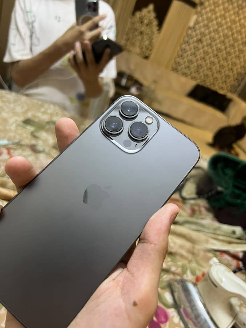 Apple iPhone 13 Pro Max 6