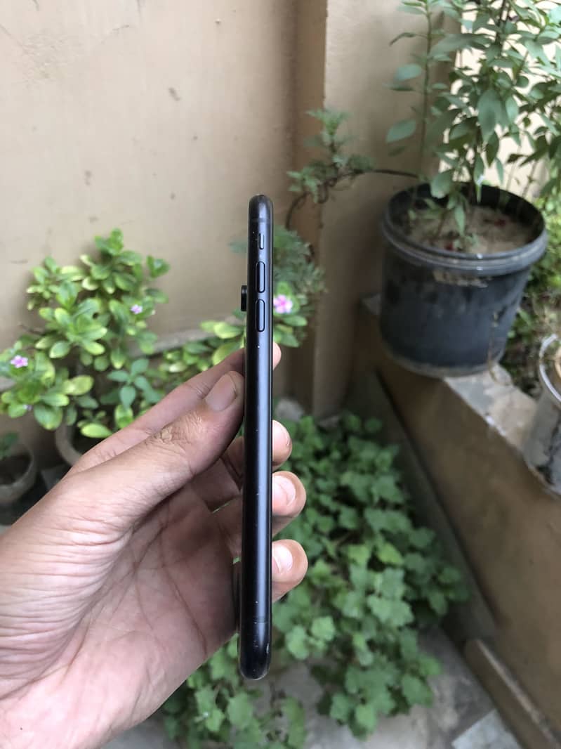 Apple iPhone XR 2