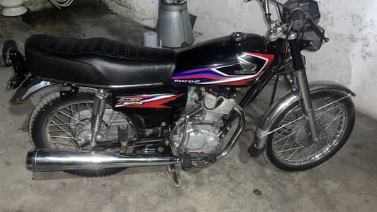 Honda CG 125 total genien black colour 10/10 condition