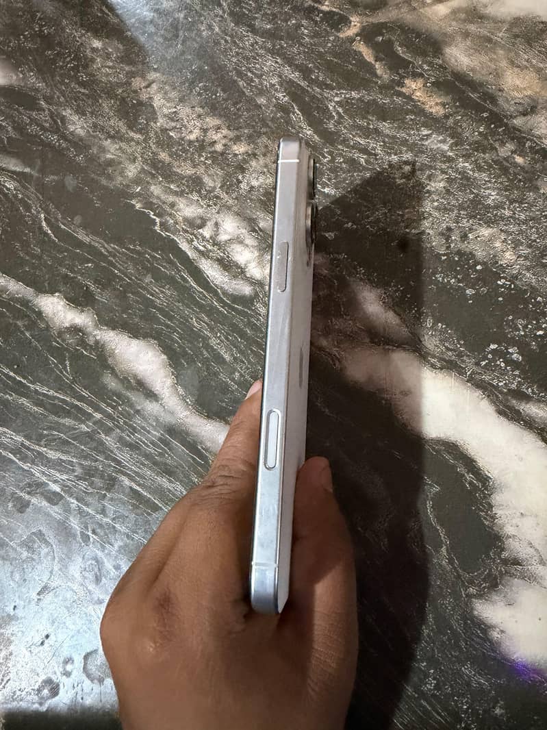 Apple iPhone 16 Pro Max 7