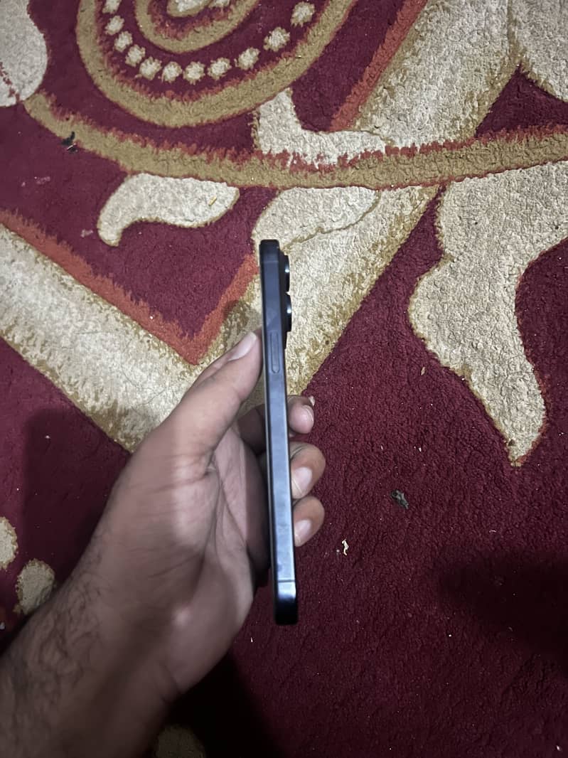 Iphone 15 pro max 3
