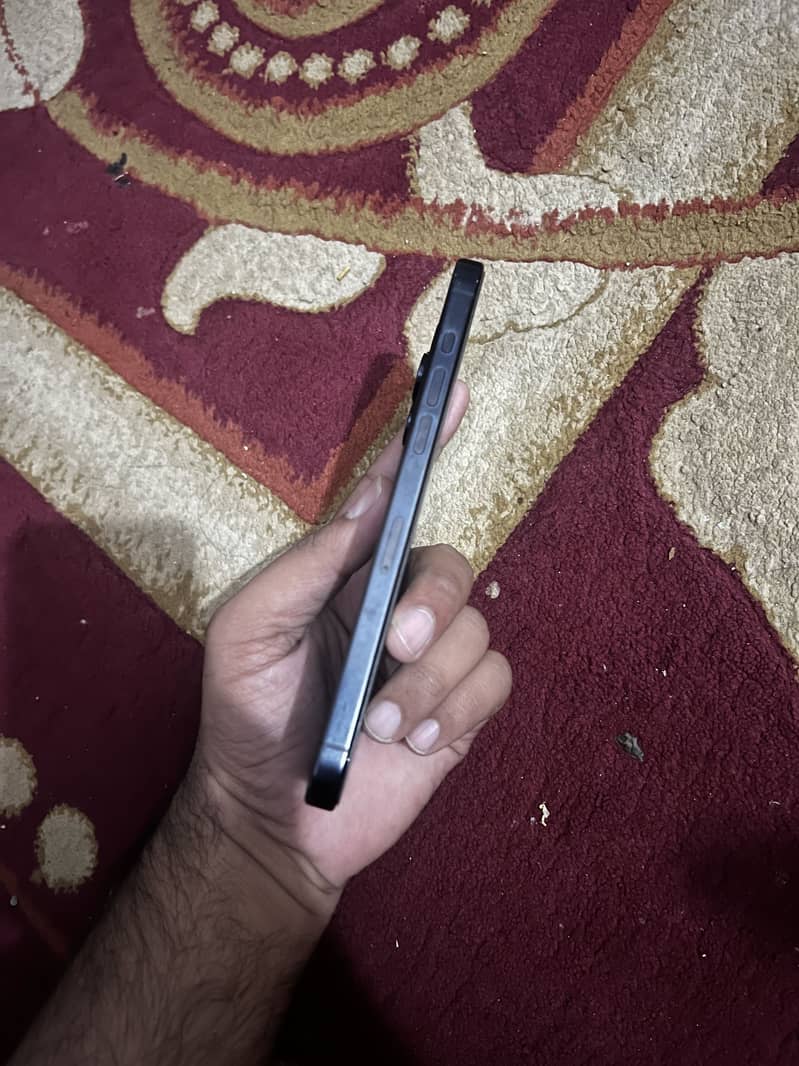 Iphone 15 pro max 4