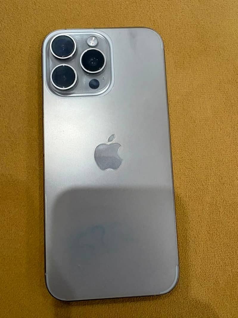 Apple iPhone 16 Pro Max 5