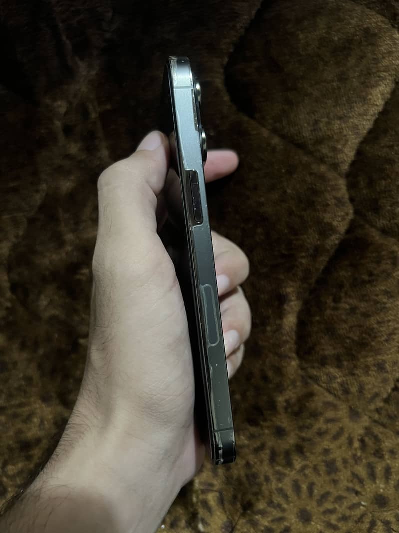 Apple iPhone 13 Pro 2