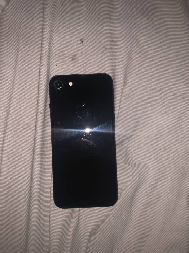 Apple iPhone 7 0