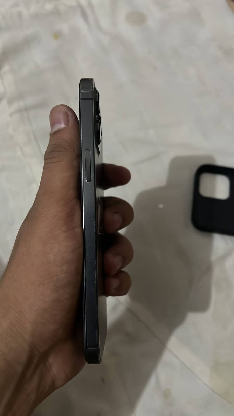 iPhone 12 Pro Max sim working 4