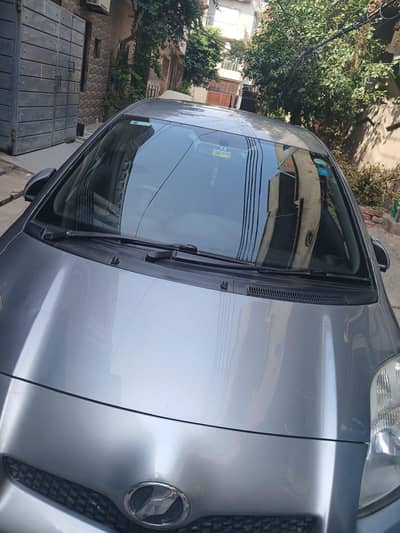 Toyota Vitz 2012