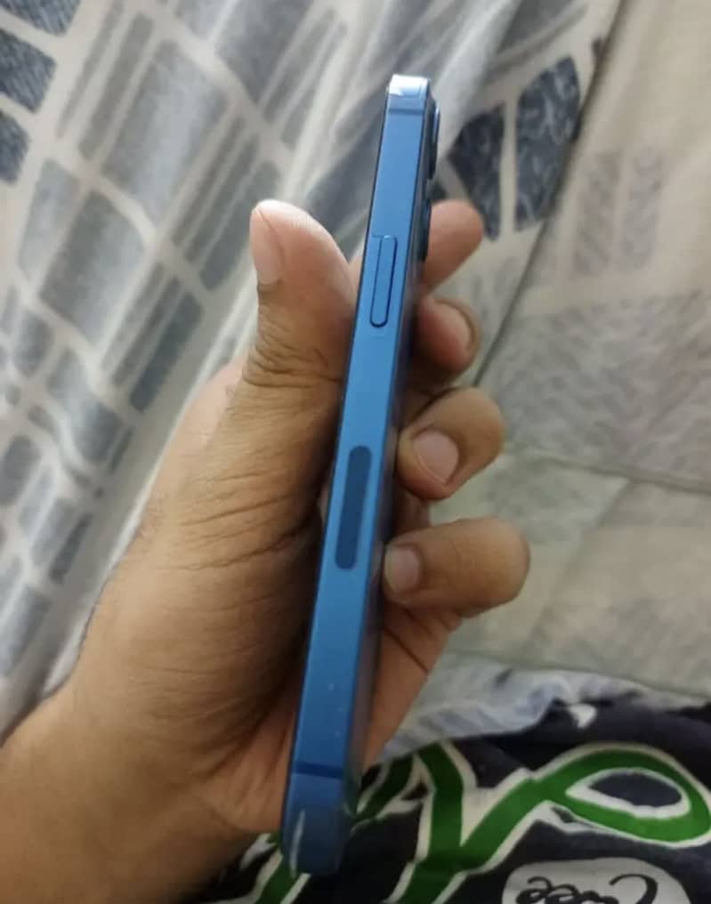 Apple iPhone 13 1